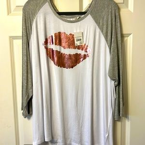 Comfy, slinky baseball tee